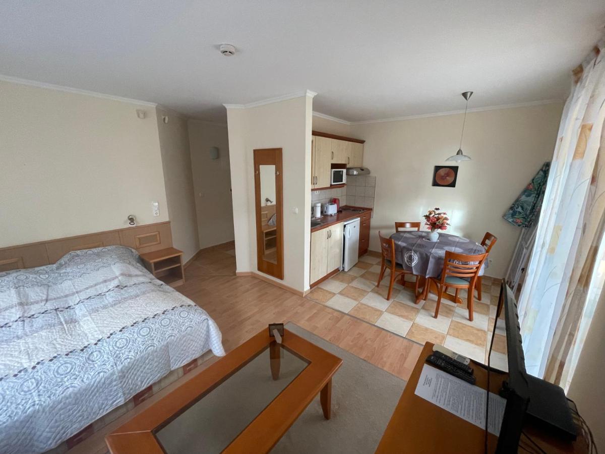 Garda Wellness Apartmanhaz Heviz Luaran gambar