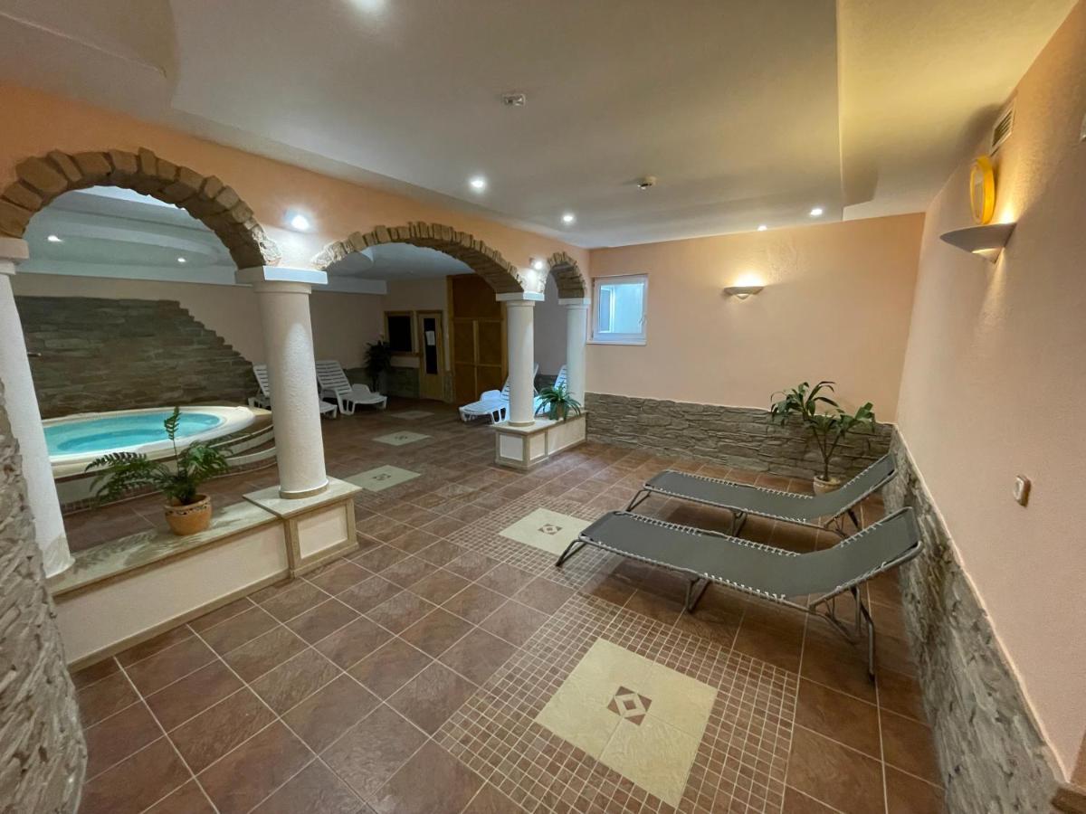 Garda Wellness Apartmanhaz Heviz Luaran gambar