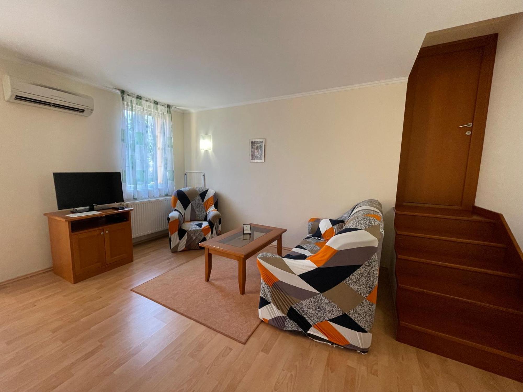 Garda Wellness Apartmanhaz Heviz Bilik gambar