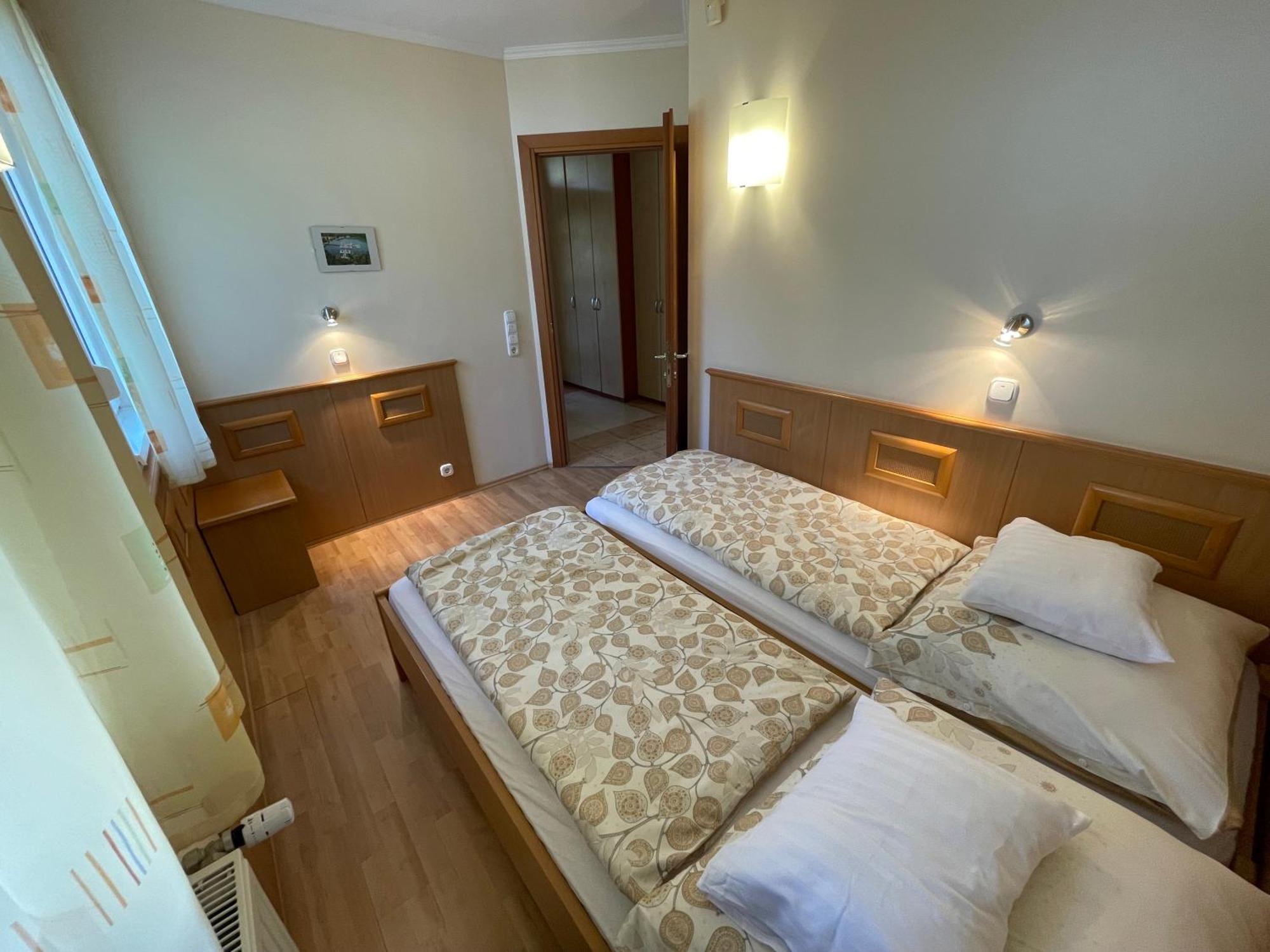 Garda Wellness Apartmanhaz Heviz Bilik gambar