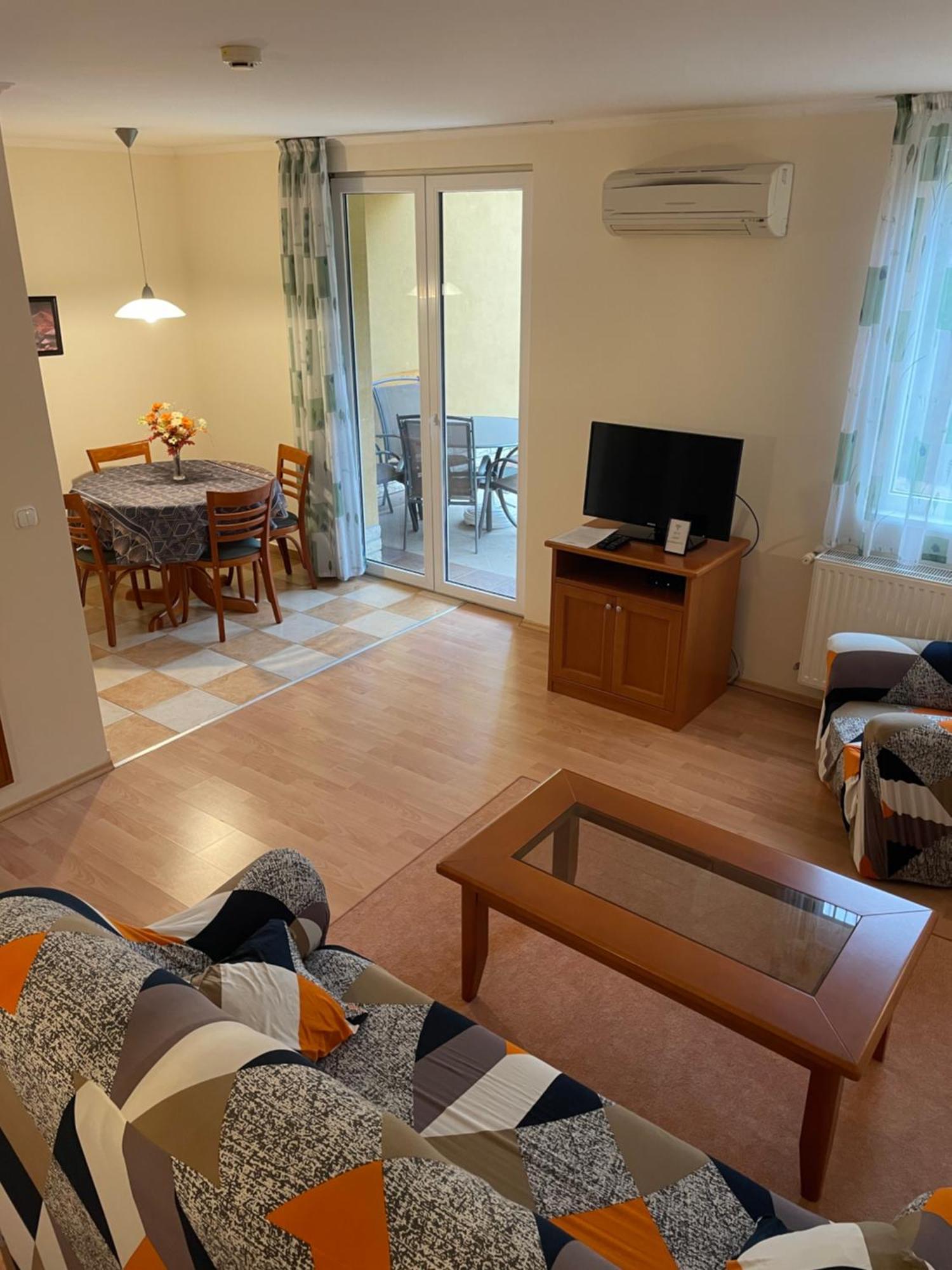 Garda Wellness Apartmanhaz Heviz Bilik gambar