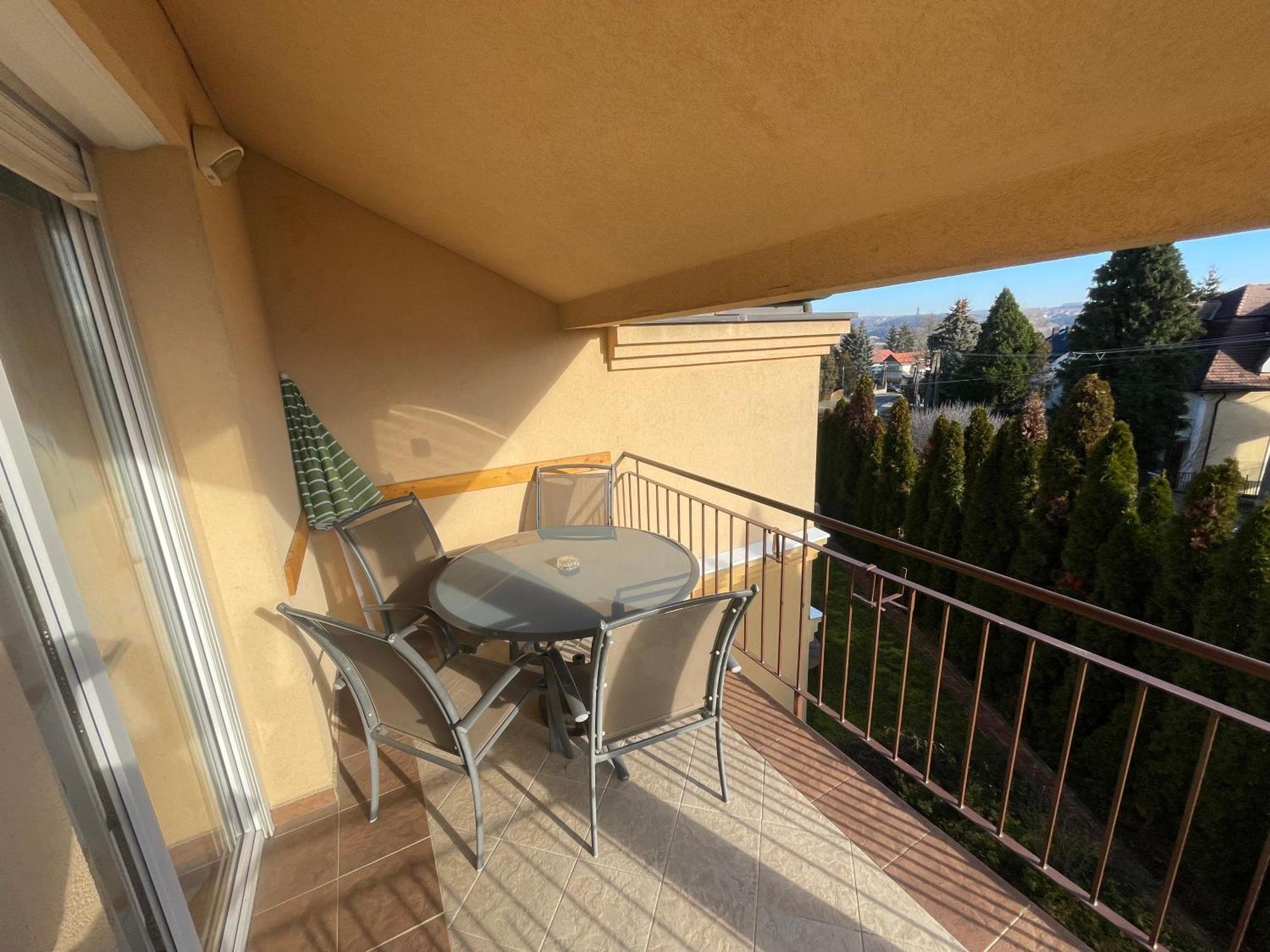 Garda Wellness Apartmanhaz Heviz Bilik gambar